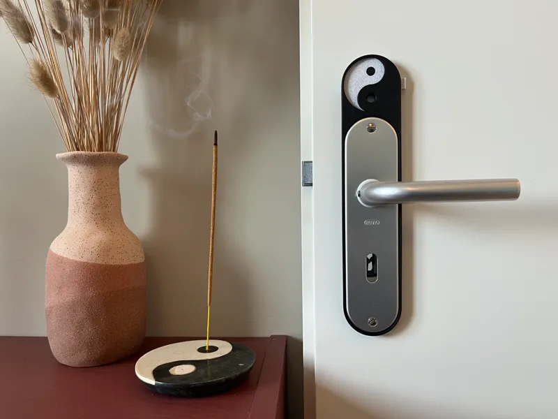 Door Handle Meditation Indicator