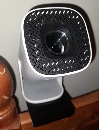 Bed projector mount