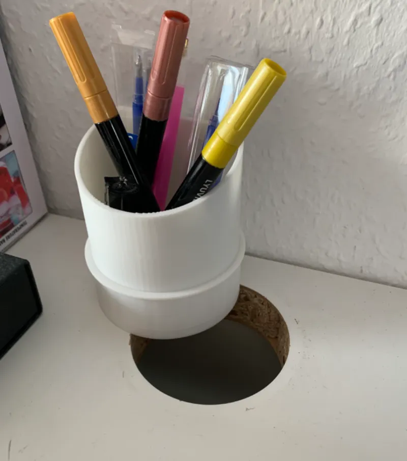 (81mm Radius) Pen holder for your Desk