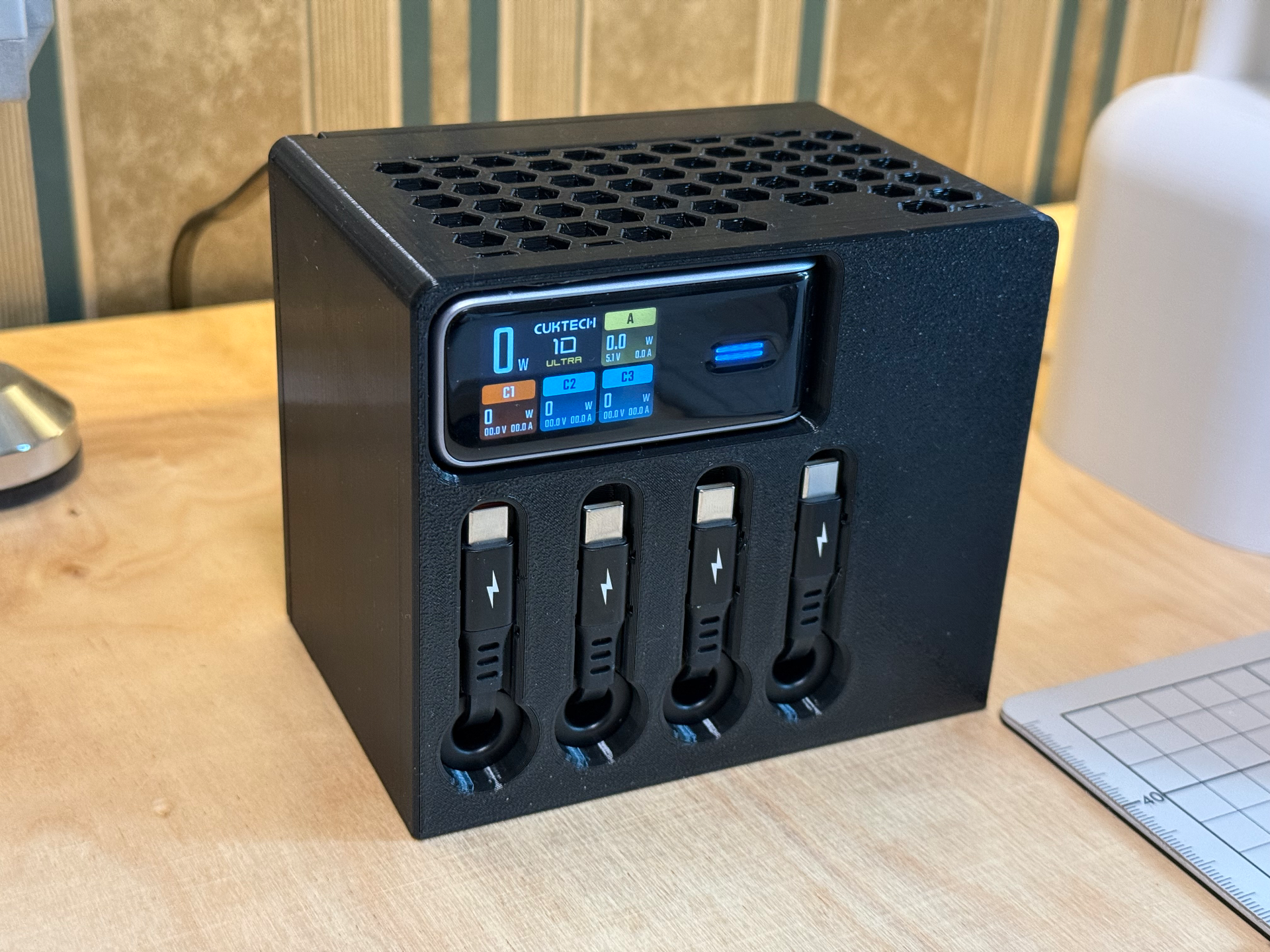 酷态科10号Ultra桌面充电站外壳