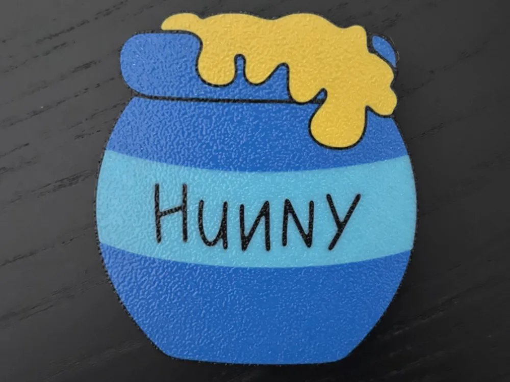 Soporte: Hunny Pot Bag Charm. Referencia del modelo original.