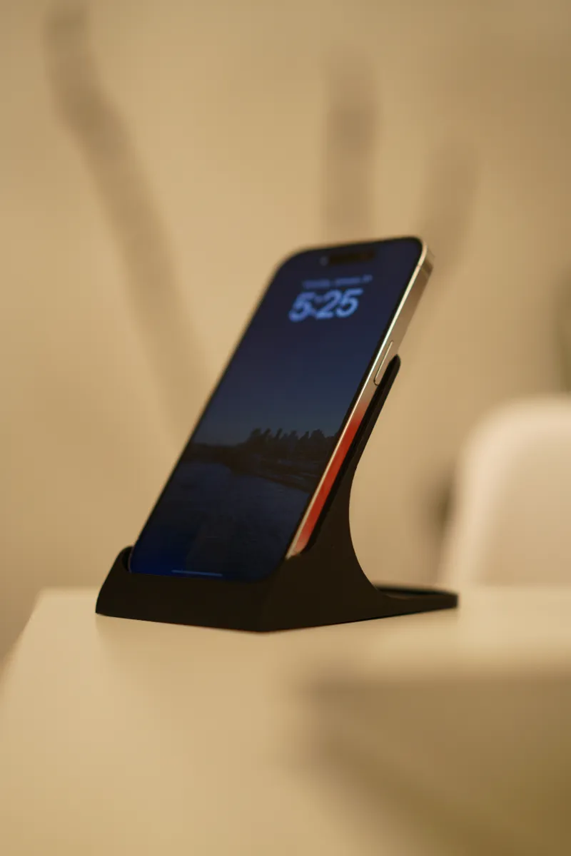iPhone 12/13/14/15/16 Pro Stand