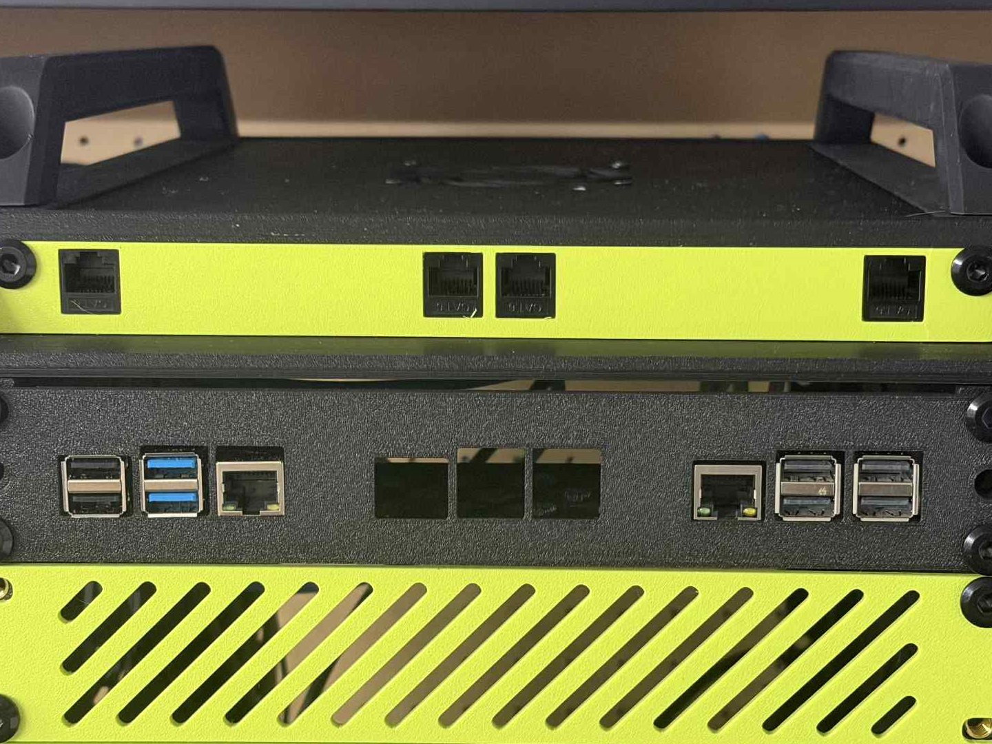 Lab Rax 0.5U / Top Corner - 4x Keystone Jack
