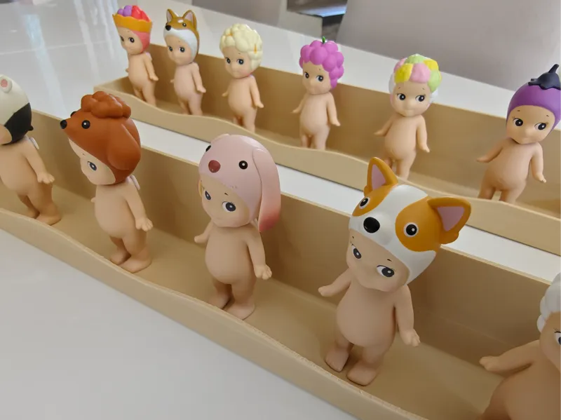 Figurine Shelve