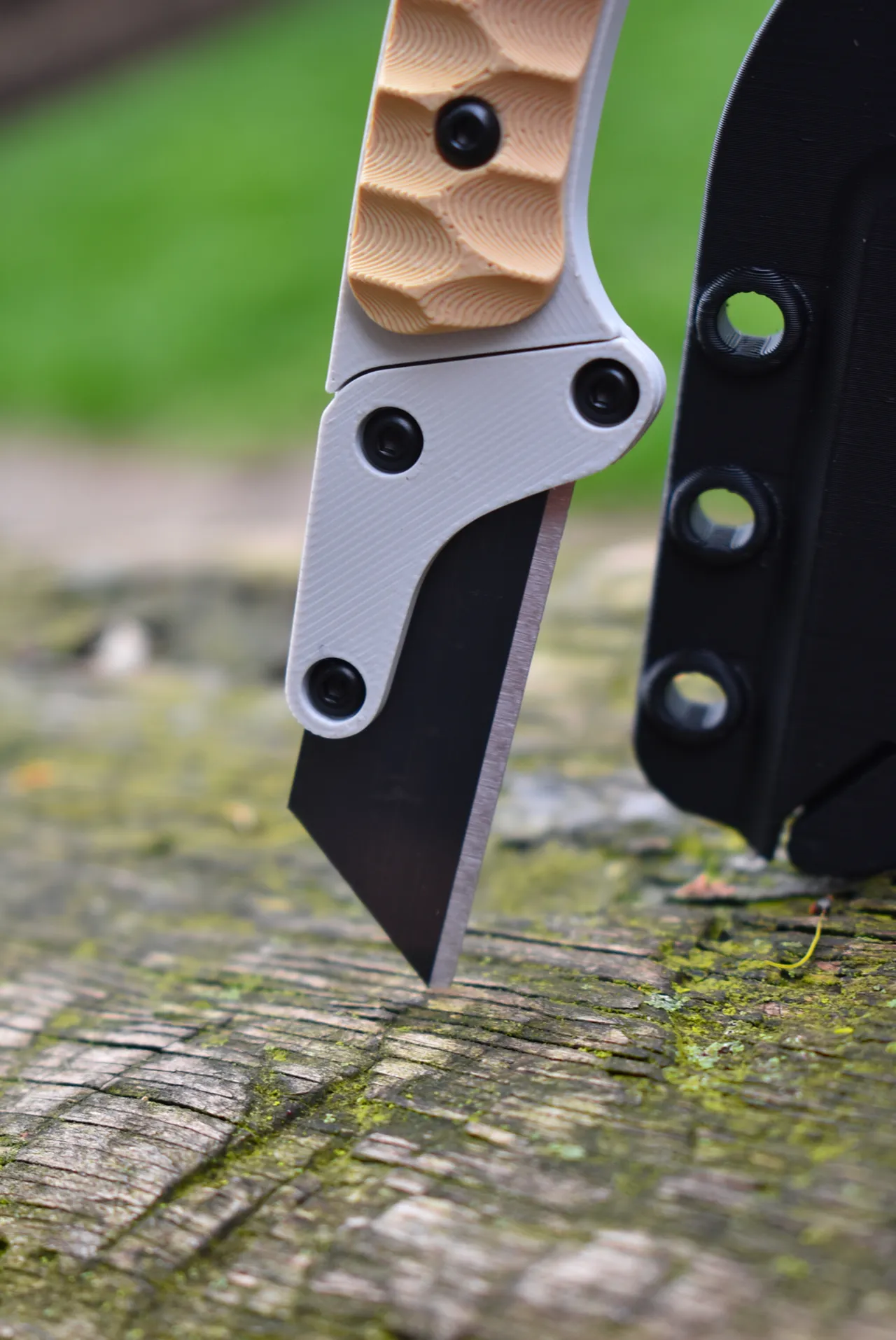 EDC utility knife blade holder with sheath v13 view 3