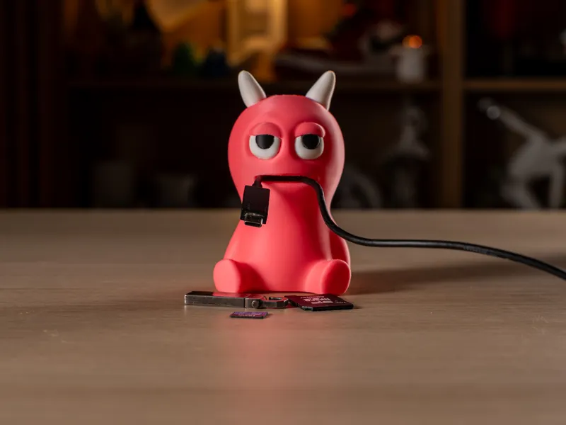 Cable Monster - Desk helper - Pink