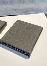 Closed tray