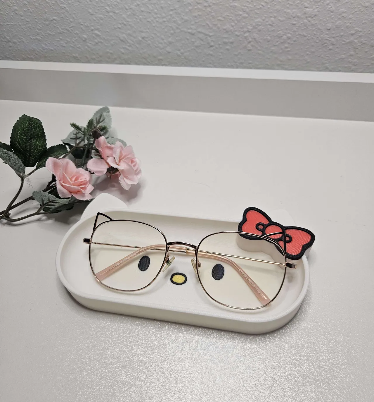 Hello Kitty Glasses Holder Tray view 3