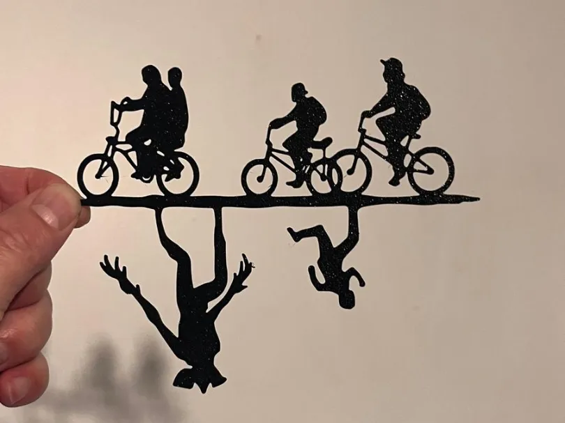 Design speciale Stranger Things - Statuetta decorativa del mondo su e giù, ornamento da collezione