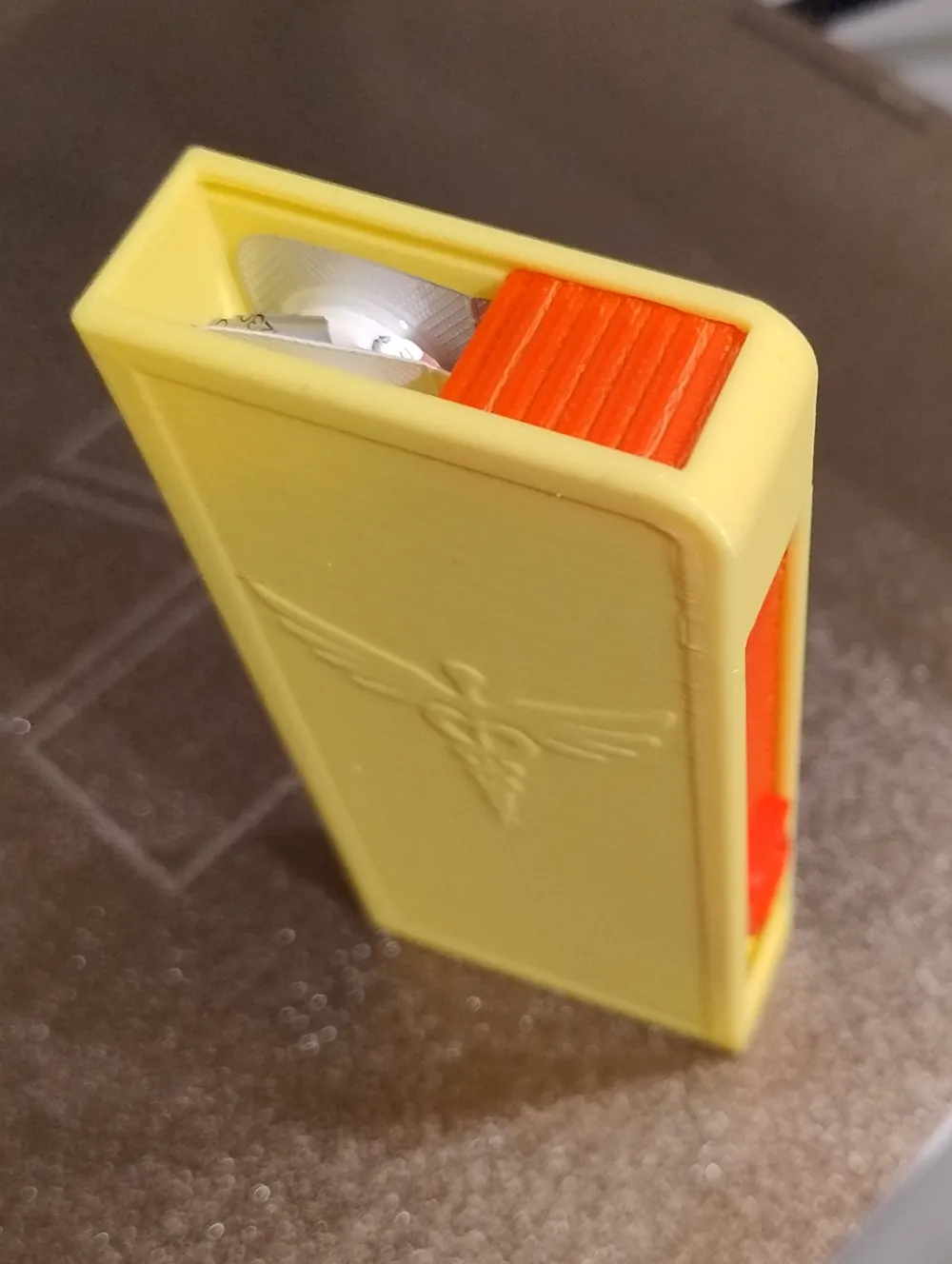Box with sliding door by Alwyn - MakerWorld