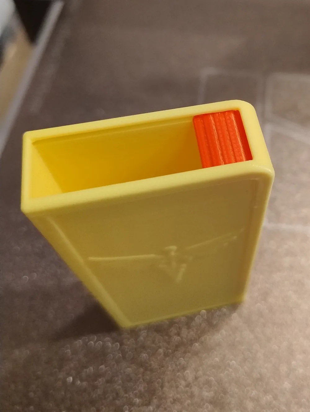 Box with sliding door by Alwyn - MakerWorld