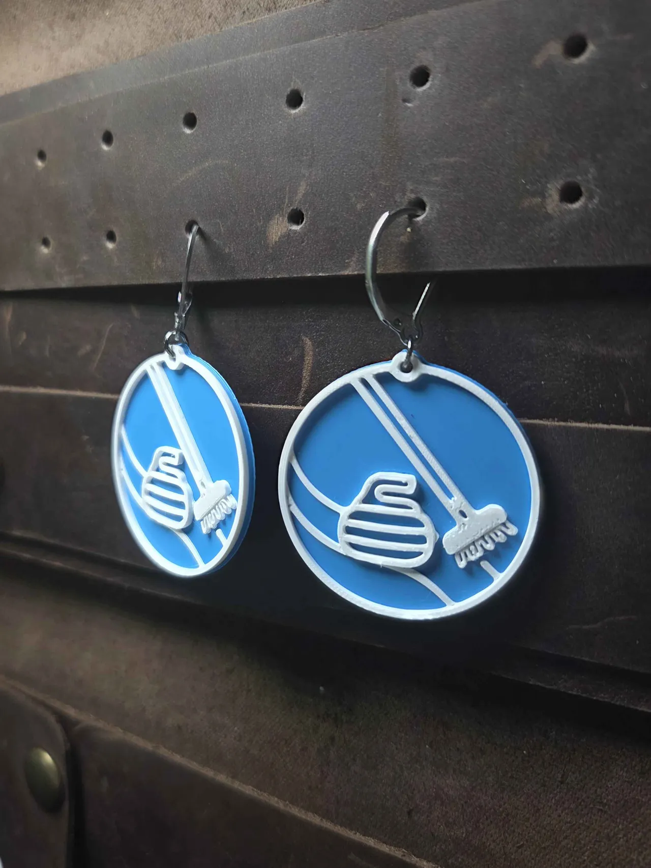 Curling Pictogram Earrings view 2