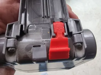 Dyson V8 dust bin lock