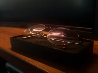 Desk Eyeglasses Holder with Soft Felt Surface