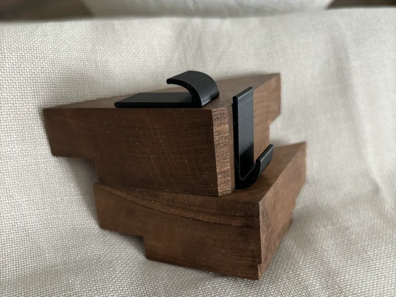 Low profile semi-U hook