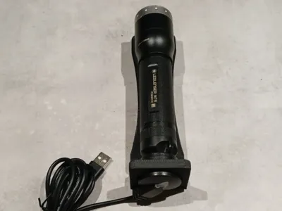 LedLenser M7R charger