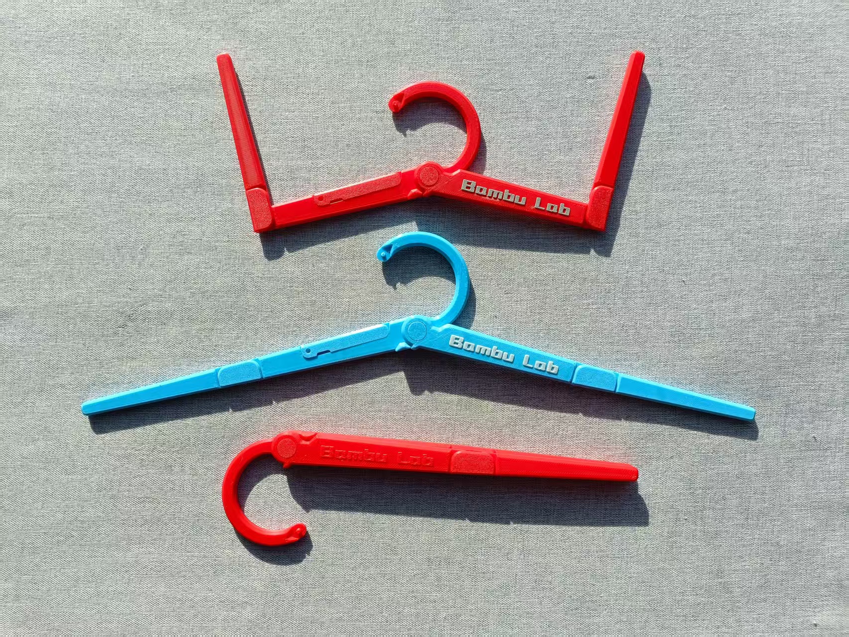 Miniatura 2 do modelo 3D 防风折叠衣架 户外专用 旅行必备 携带方便 额锁扣不怕风 39cm