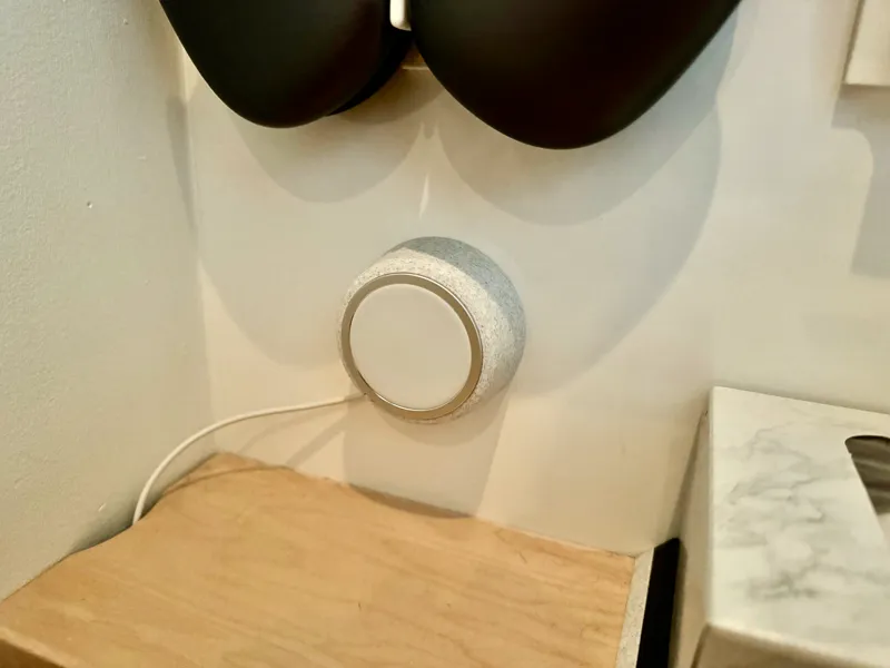 MagSafe Wall Mount for iPhone