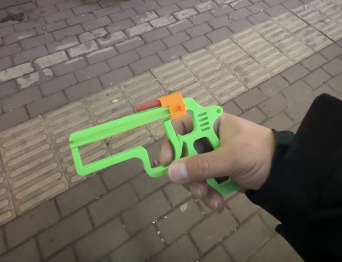 Miniatura 2 do modelo 3D 摔炮发射器