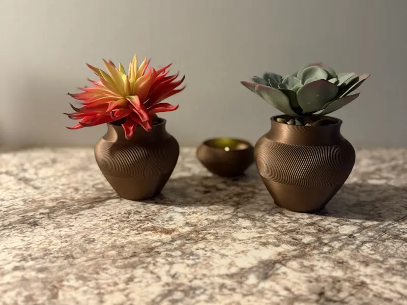 Spiral Design Flower pot or Vase
