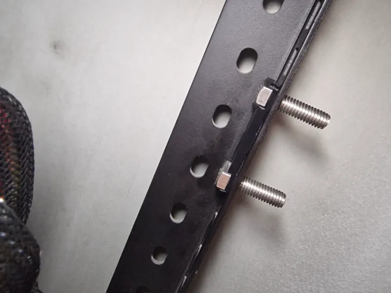 /diy/mount/ 19" Rack Mount Studs