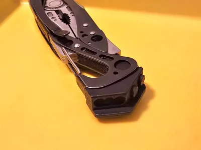Skeletool Brick Seperator