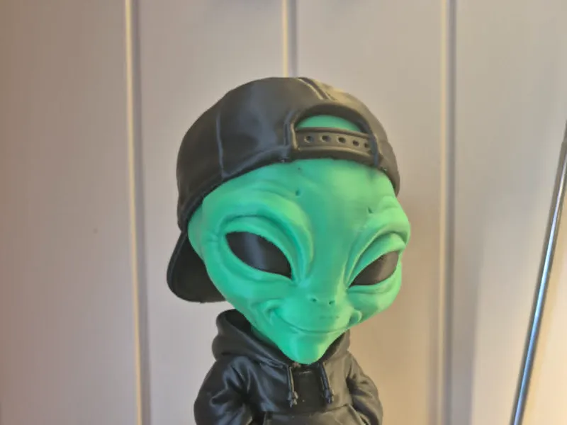 Gangster alien