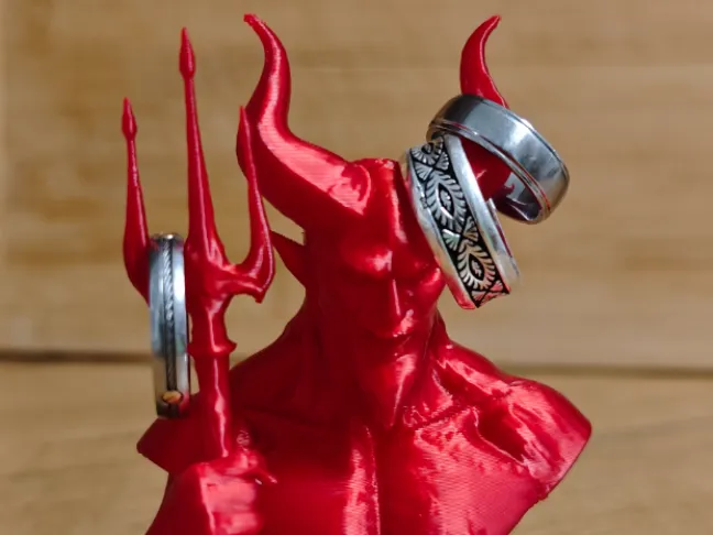 Devil, ring holder
