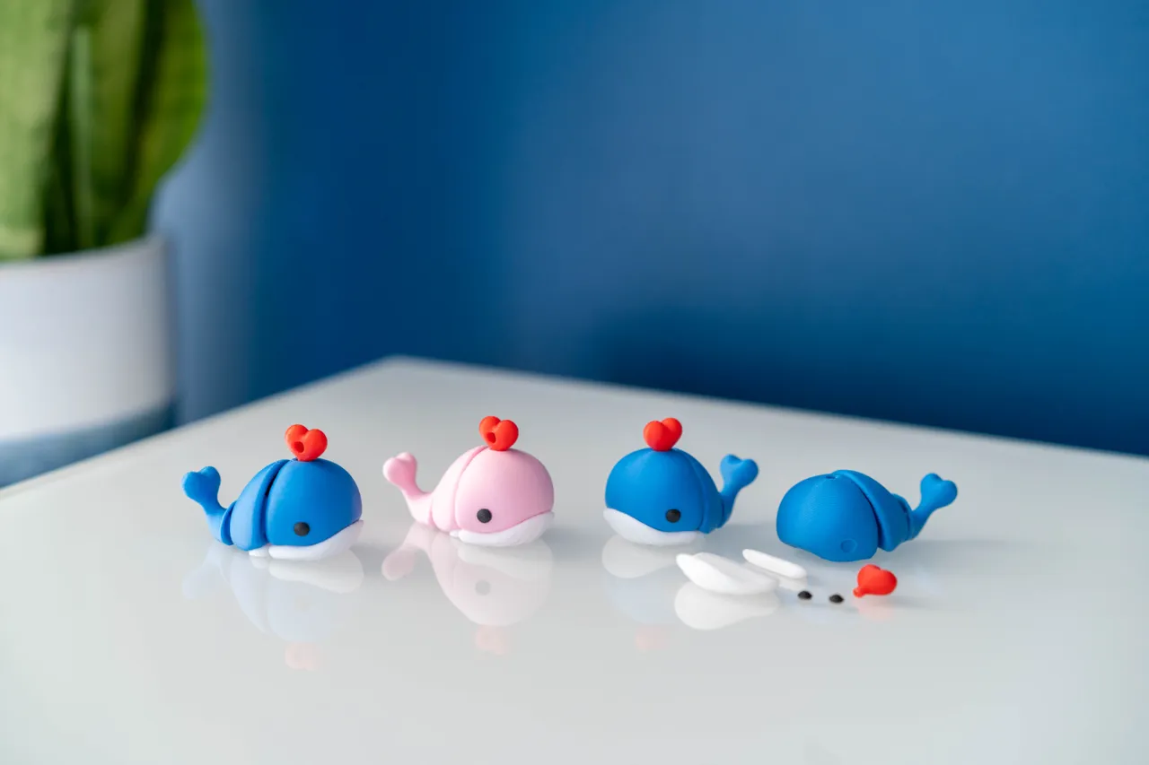 Articulated Whale Flexi Toy (Magnet & Keychain) view 2