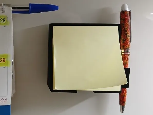 Post-it Note und Kugelschreiber Halter Wandmontage