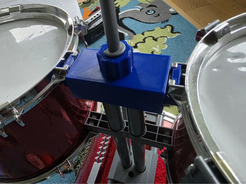 Upper drum holder for smyths kids drumset