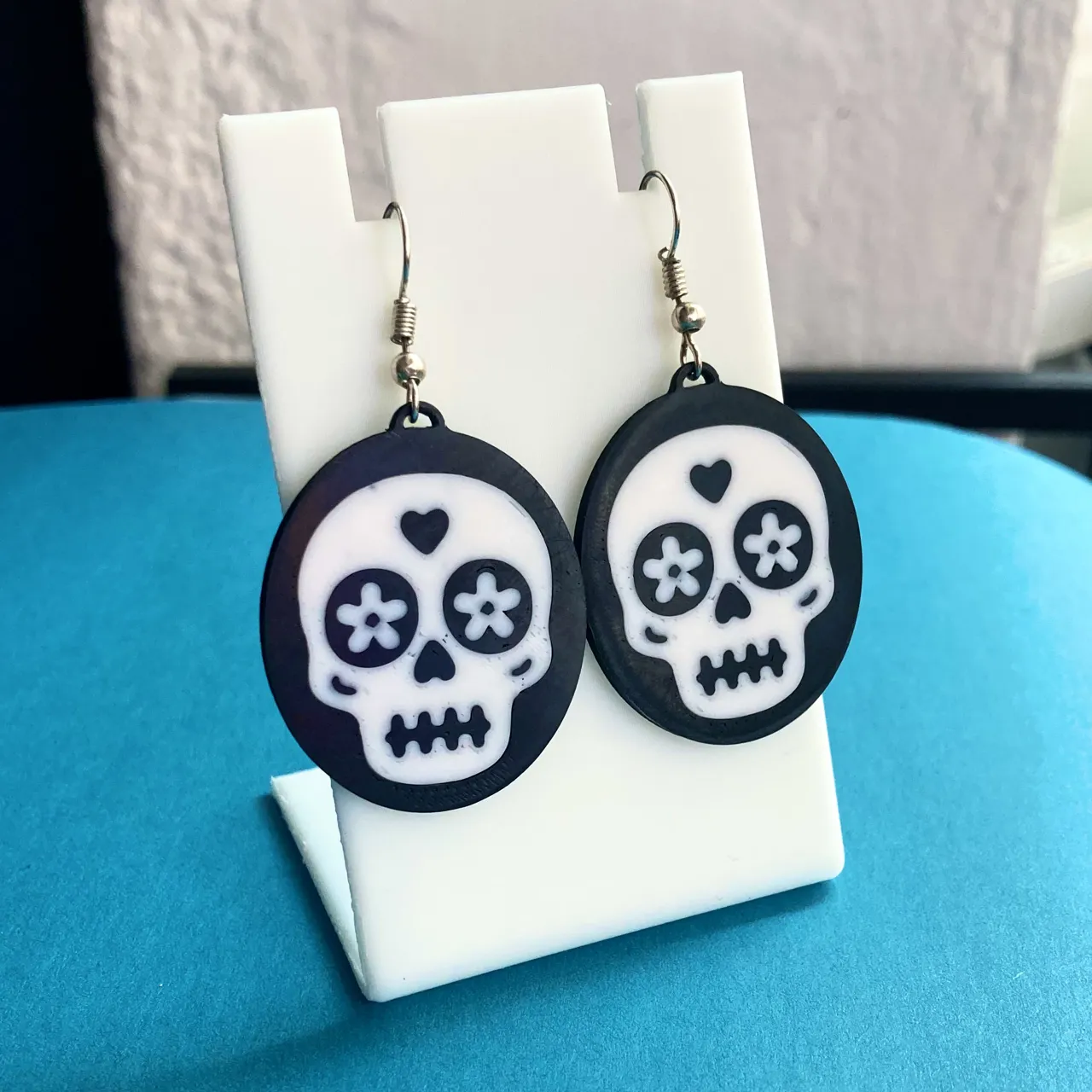 Skull earrings view 3