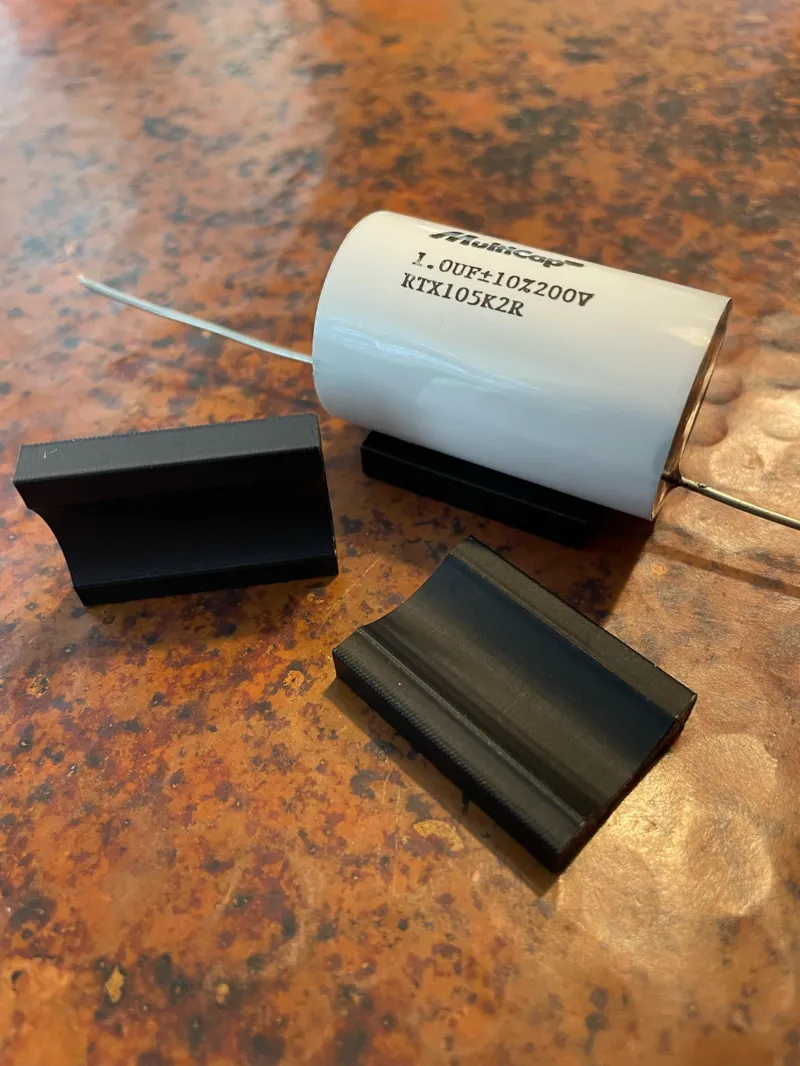 Capacitors Spacers