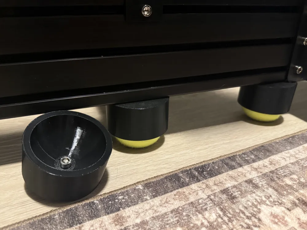 Tapa o cubierta: Tennis Ball Sound Insulator for Sim Racing. Referencia del modelo original.