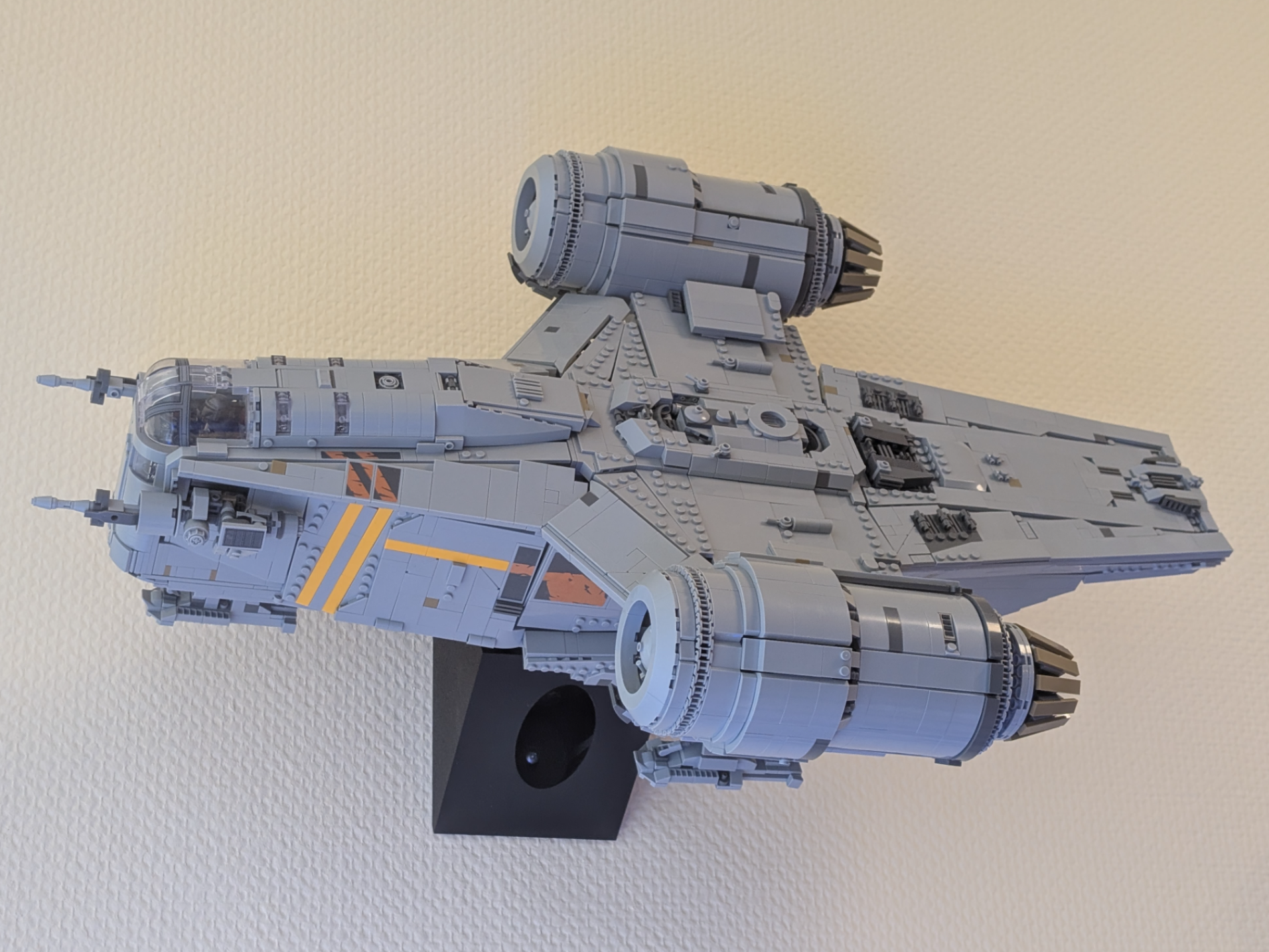 UCS Razor Crest Wall Mount Bracket