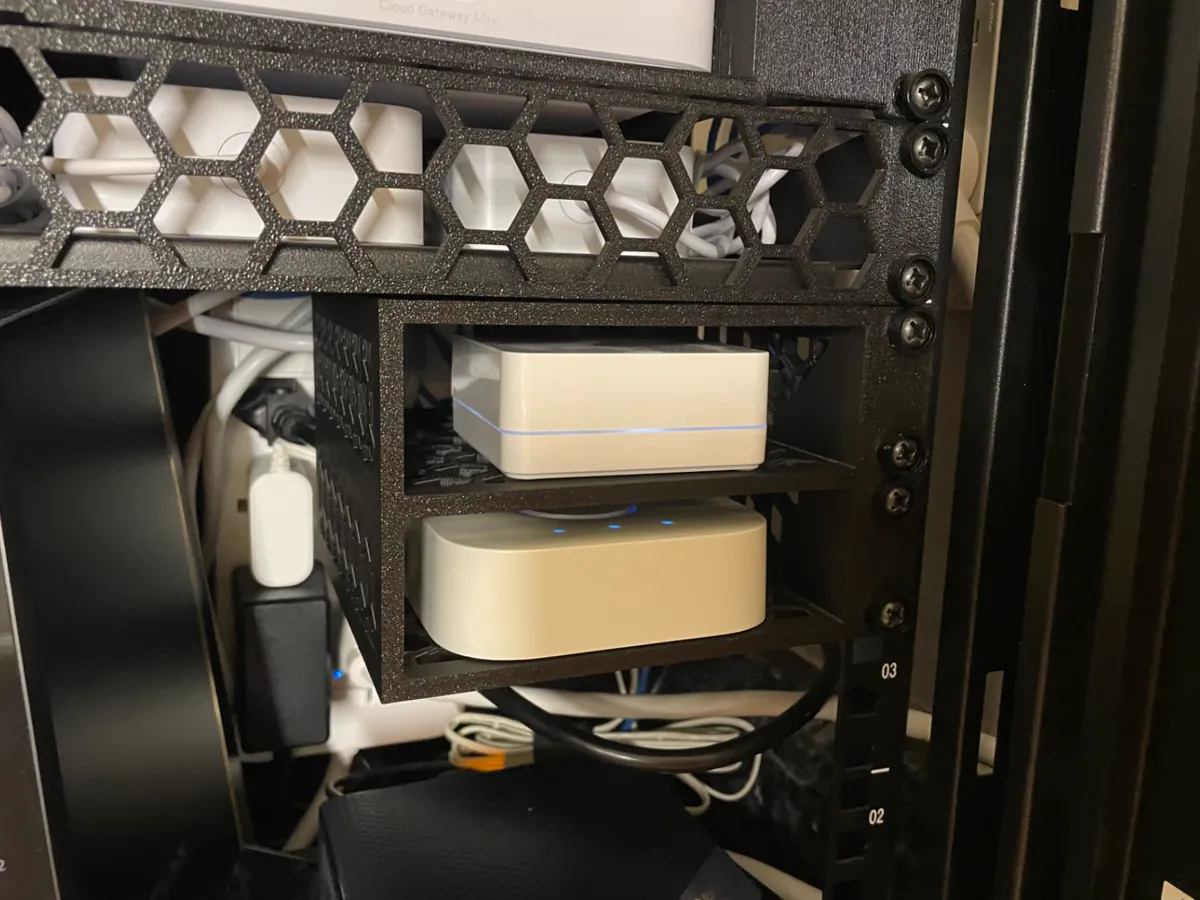 Doppeltes halbes Regal für 10-Zoll-Server-Rack – Kostenloses 3D ...
