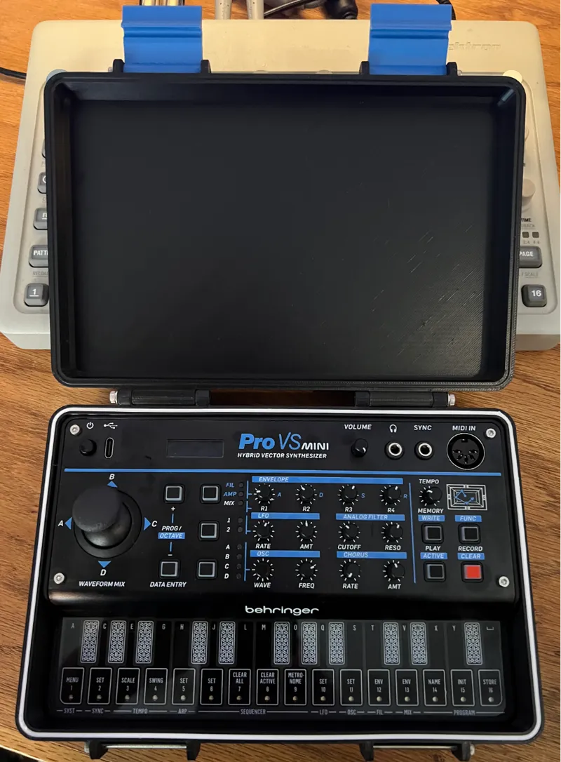 Behringer Pro VS Mini Synthesizer Case