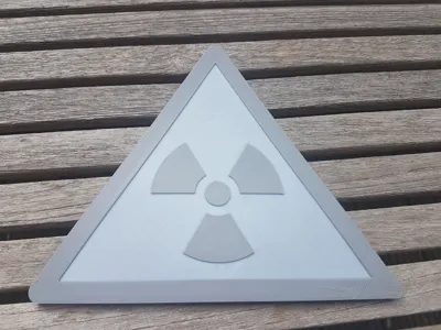 Warning sign: ionizing radiation (radioactive)