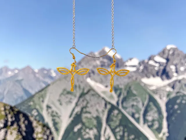 Queen eagle earrings