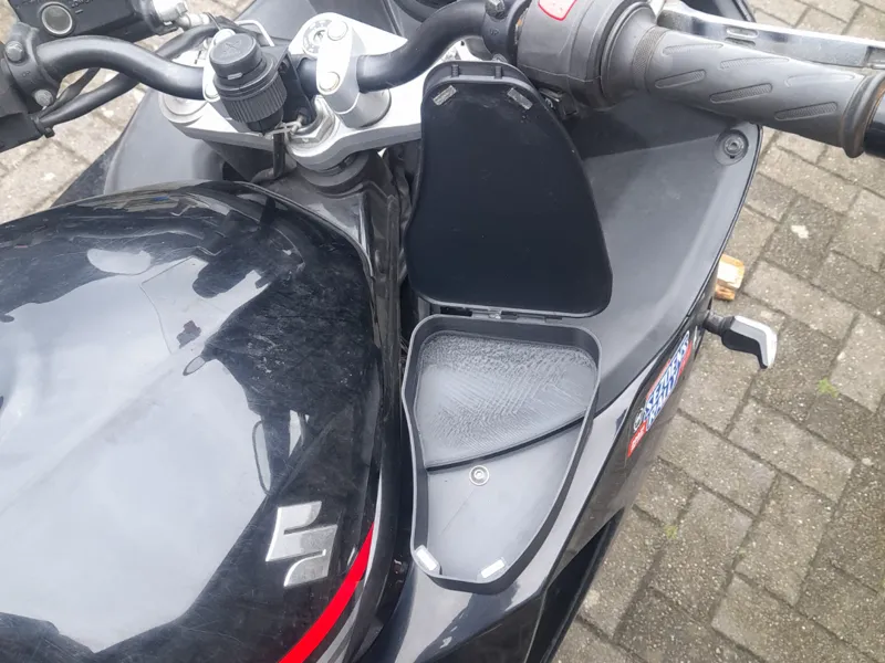 Suzuki Fairing Key Case