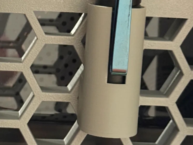 Olight i5T EOS Honeycomb Wall Holder