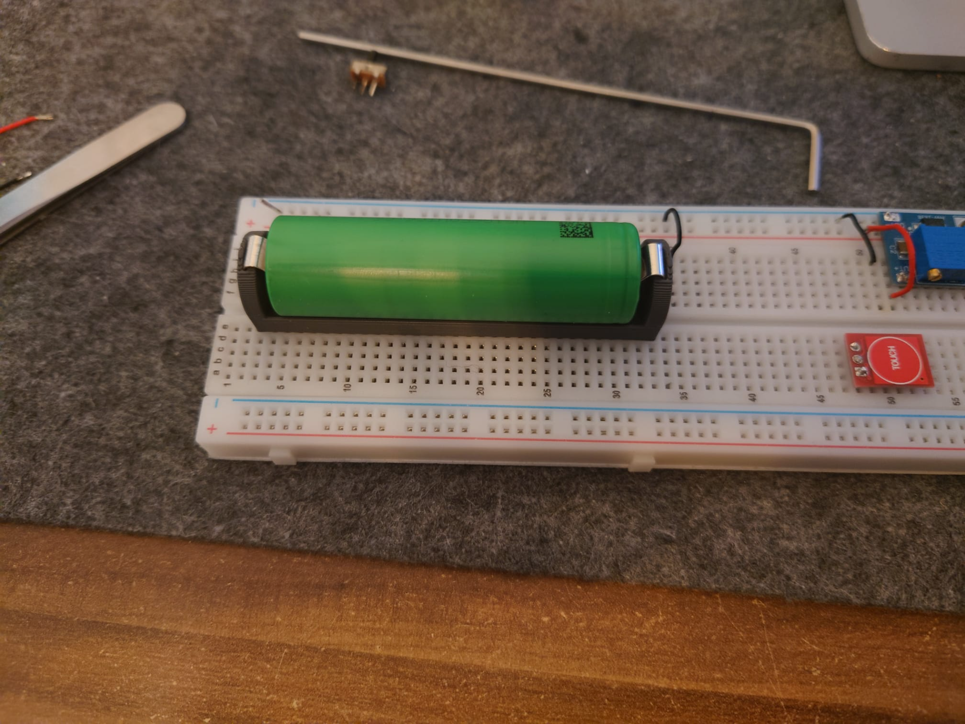 18650 & 21700 Battery Holder for Breadboards & DIY