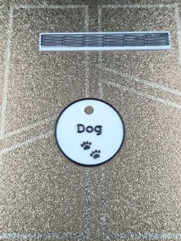 Modelo para impresión 3D: Dog name tag with name of your dog on it — vista de referencia 2