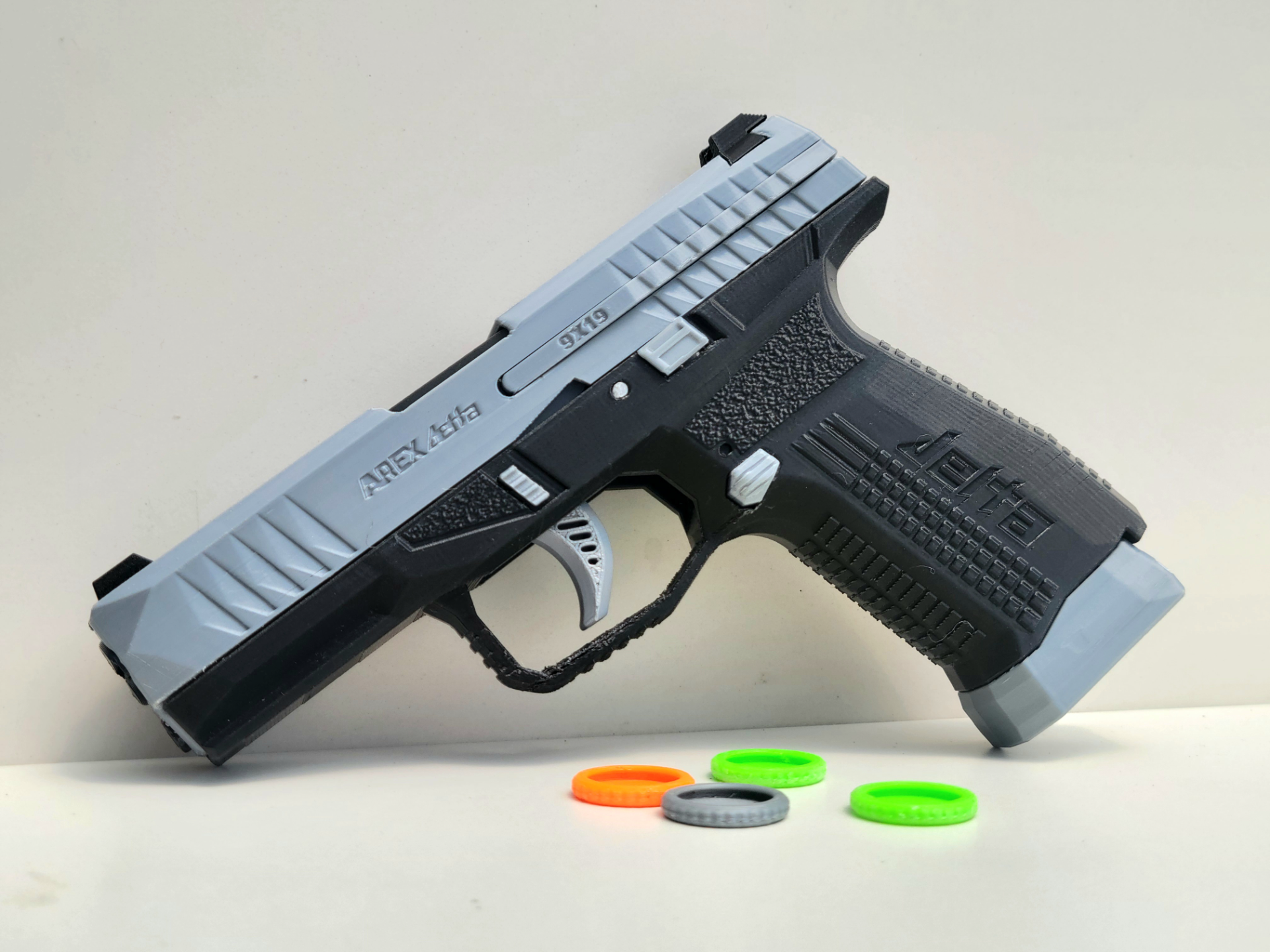DELTA BLASTER lanza discos - 1