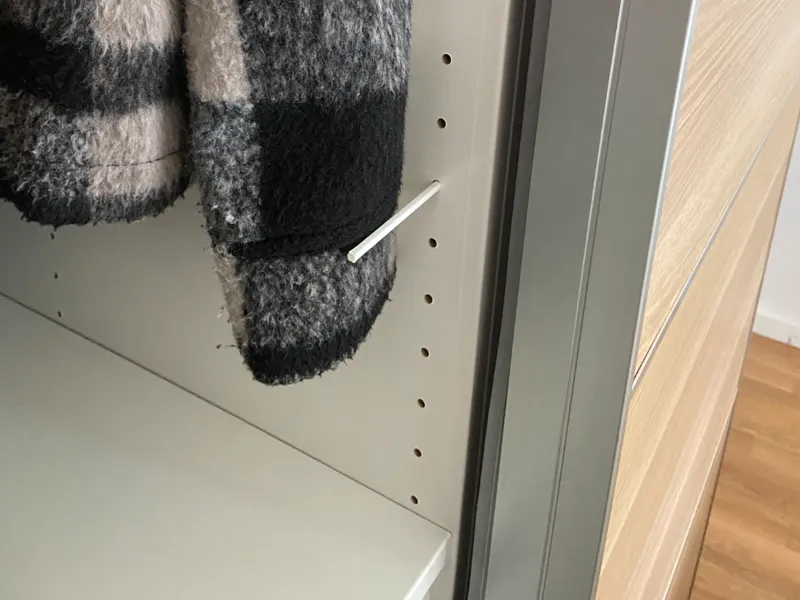 Wardrobe sleeve clips for IKEA PAX Doors