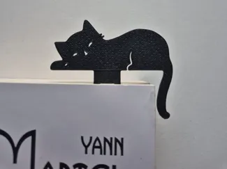 Sleepy cat bookmark