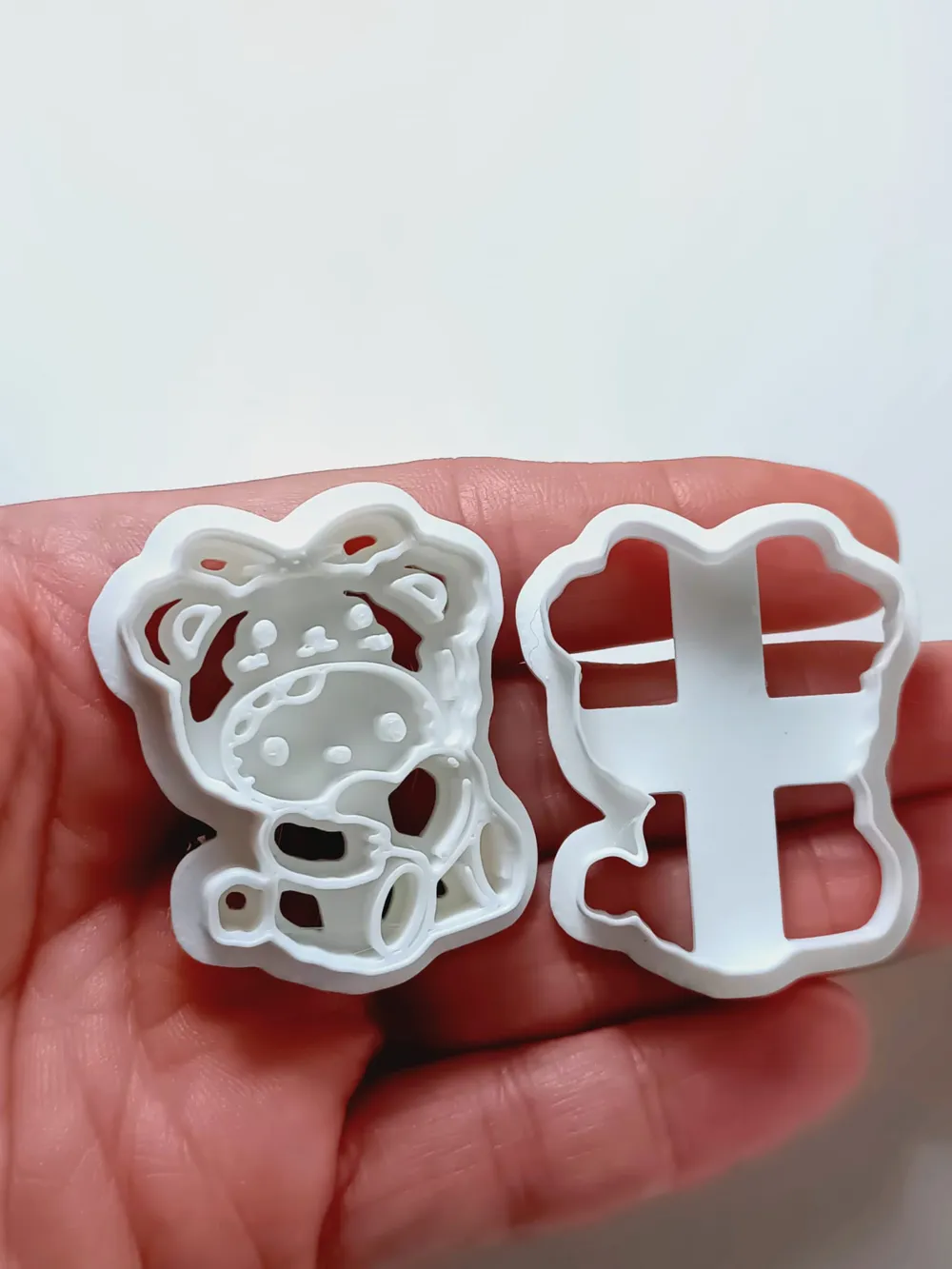 Hello Kitty Cutter by Art_MaryMakerWorld: Download Free 3D Models