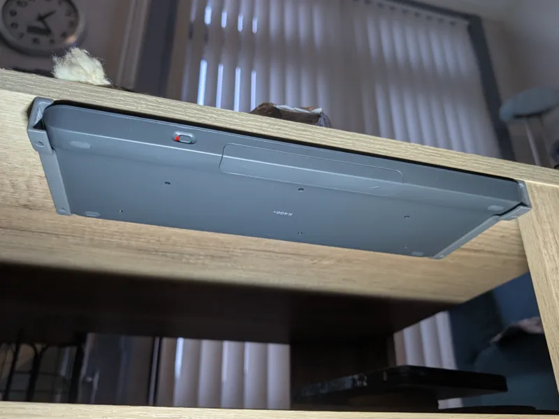 Logitech K400 (Plus) under table mount