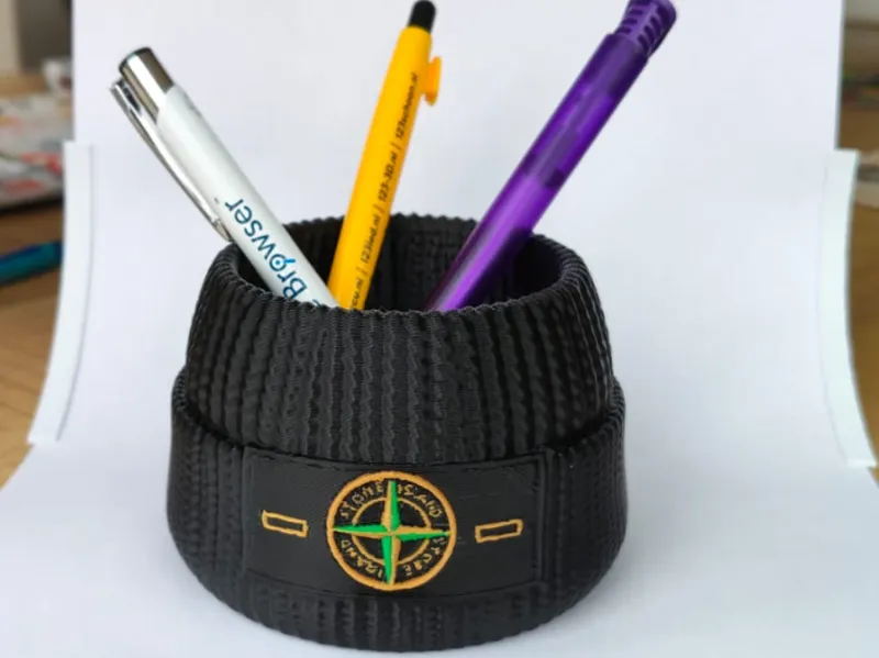 Stone island beanie desk organiser