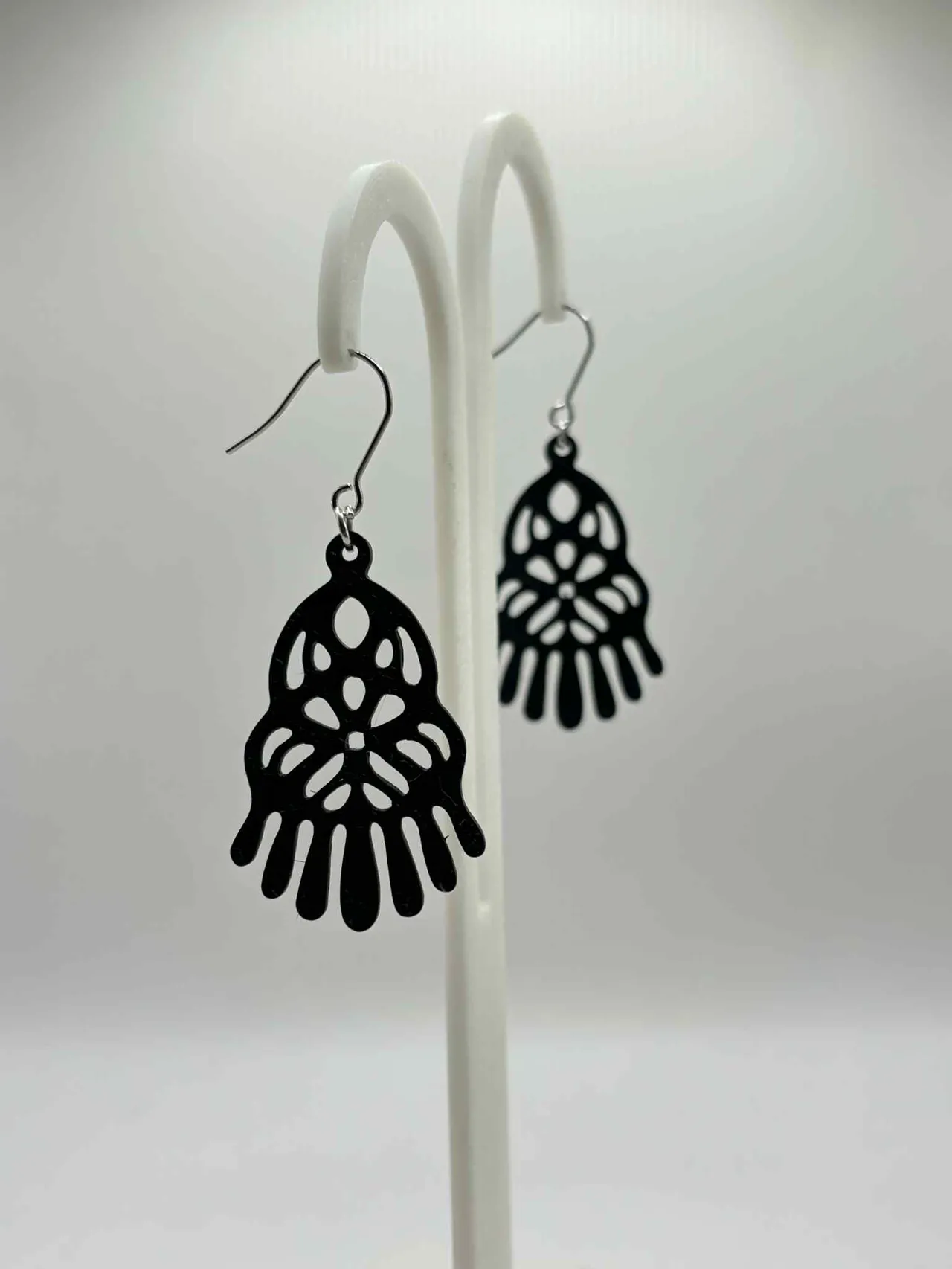 Obsidian Earrings - No AMS view 3